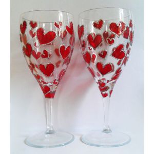 280632_hand-painted-heart-wine-glass-pair